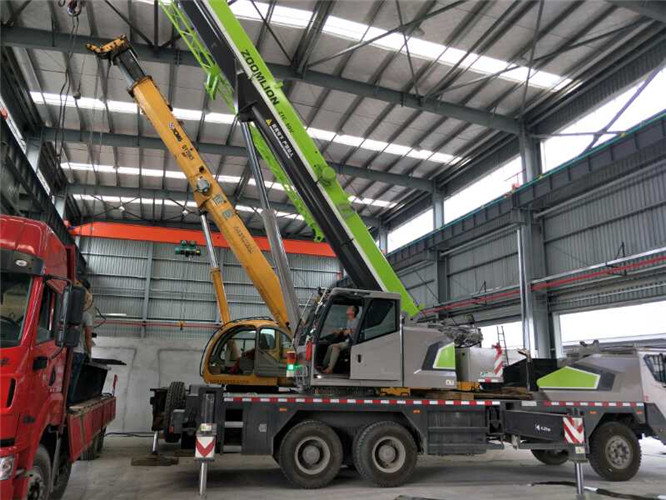 覃塘区高空车出租需要注意哪些安全事项？